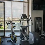 Skyhigh 360 Gym & Pool Lägenhet *