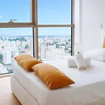 Skyhigh 360 Gym & Pool Apartment