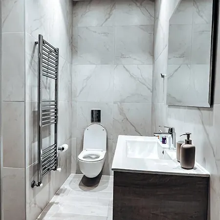 Wealthystays Skyhigh Apartment *