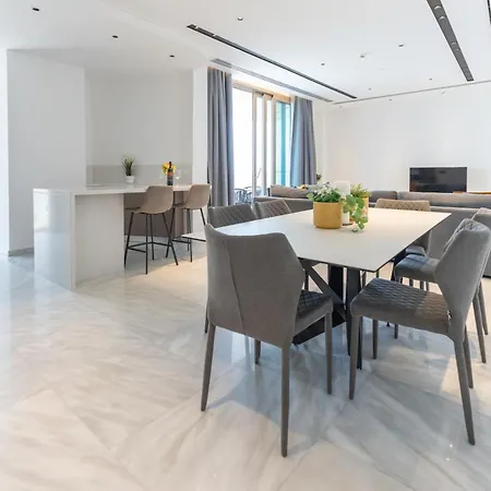 Wealthystays Skyhigh Apartment *