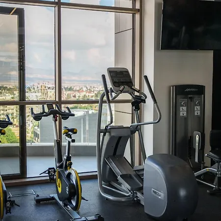Skyhigh 360 Gym & Pool شقة *