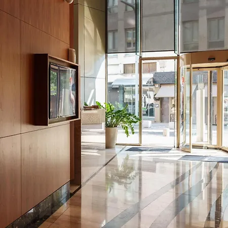 Skyhigh 360 Gym & Pool Apartment